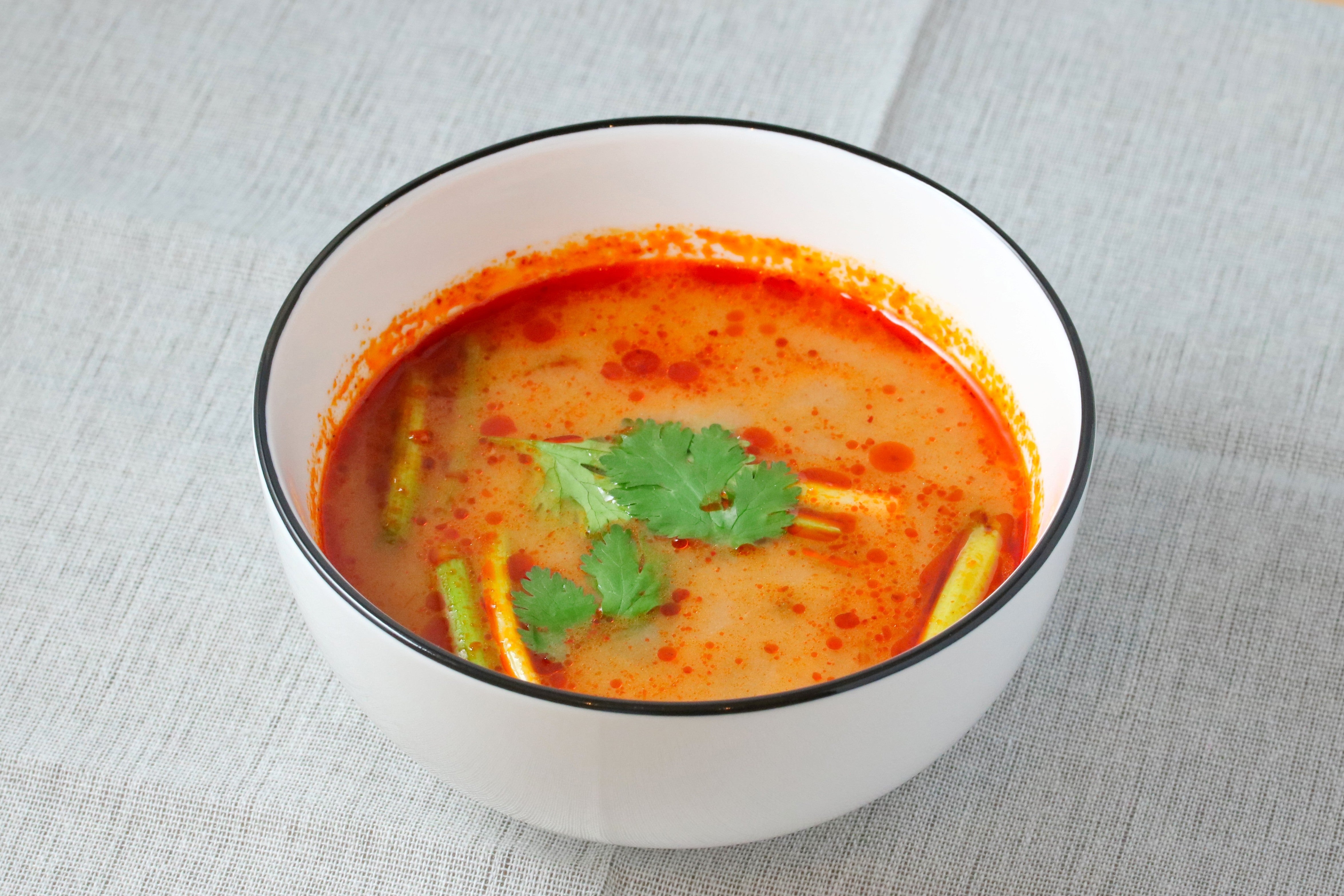 トムヤムクンスープ200g（エビとハーブたっぷりのスパイシースープ