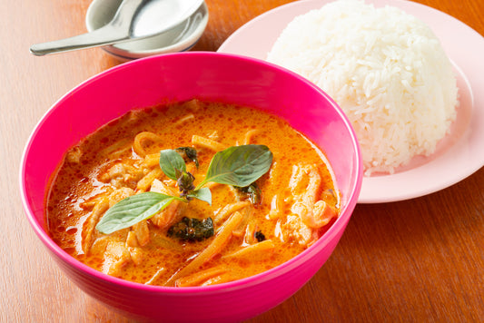 レッドカレー（鶏肉・タケノコ入りレッドカレー）แกงเผ็ด