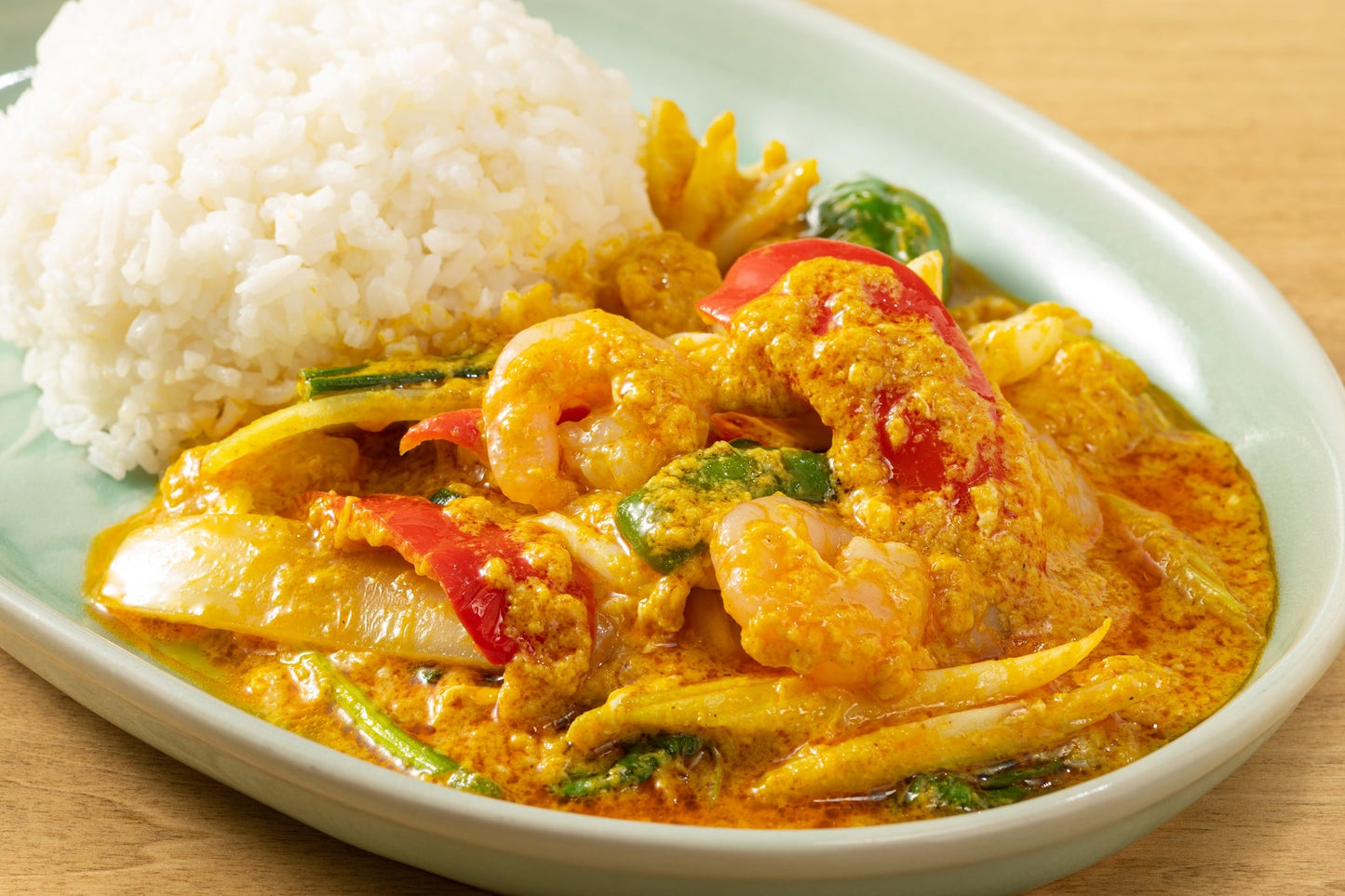 タレーパットポンカリー （海鮮とふわふわ卵とじカレー）ทะเลผัดผงกะหรี่